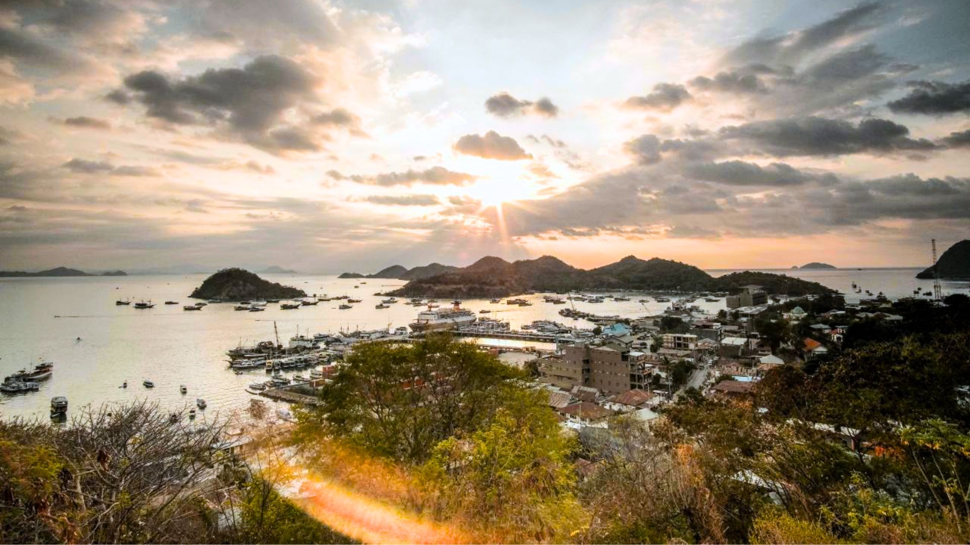 Labuan Bajo 港湾与群岛